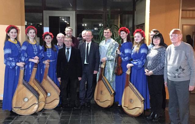 Після концерту із місцевим мером